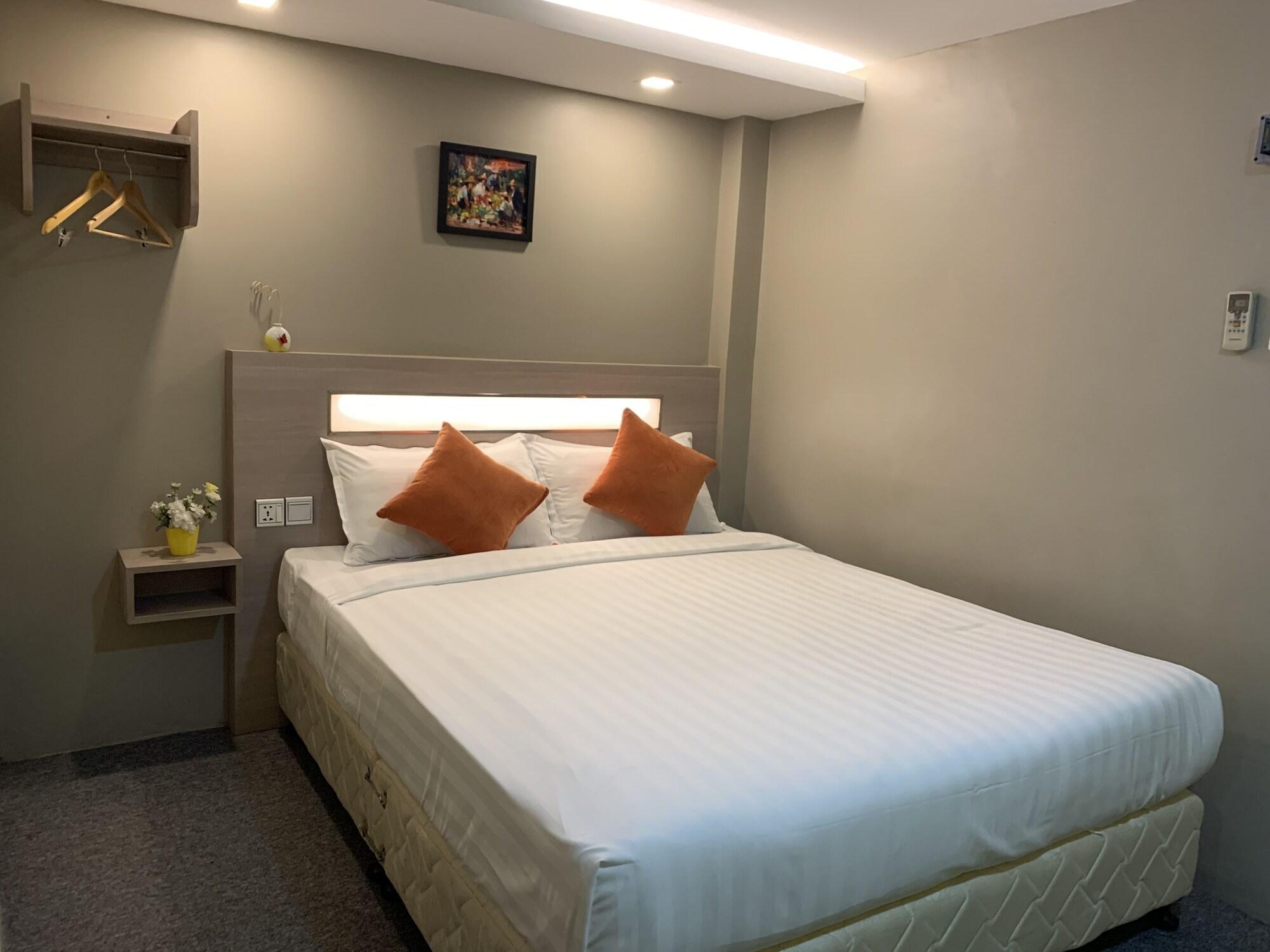The Vibe Inn Yangon Bagian luar foto