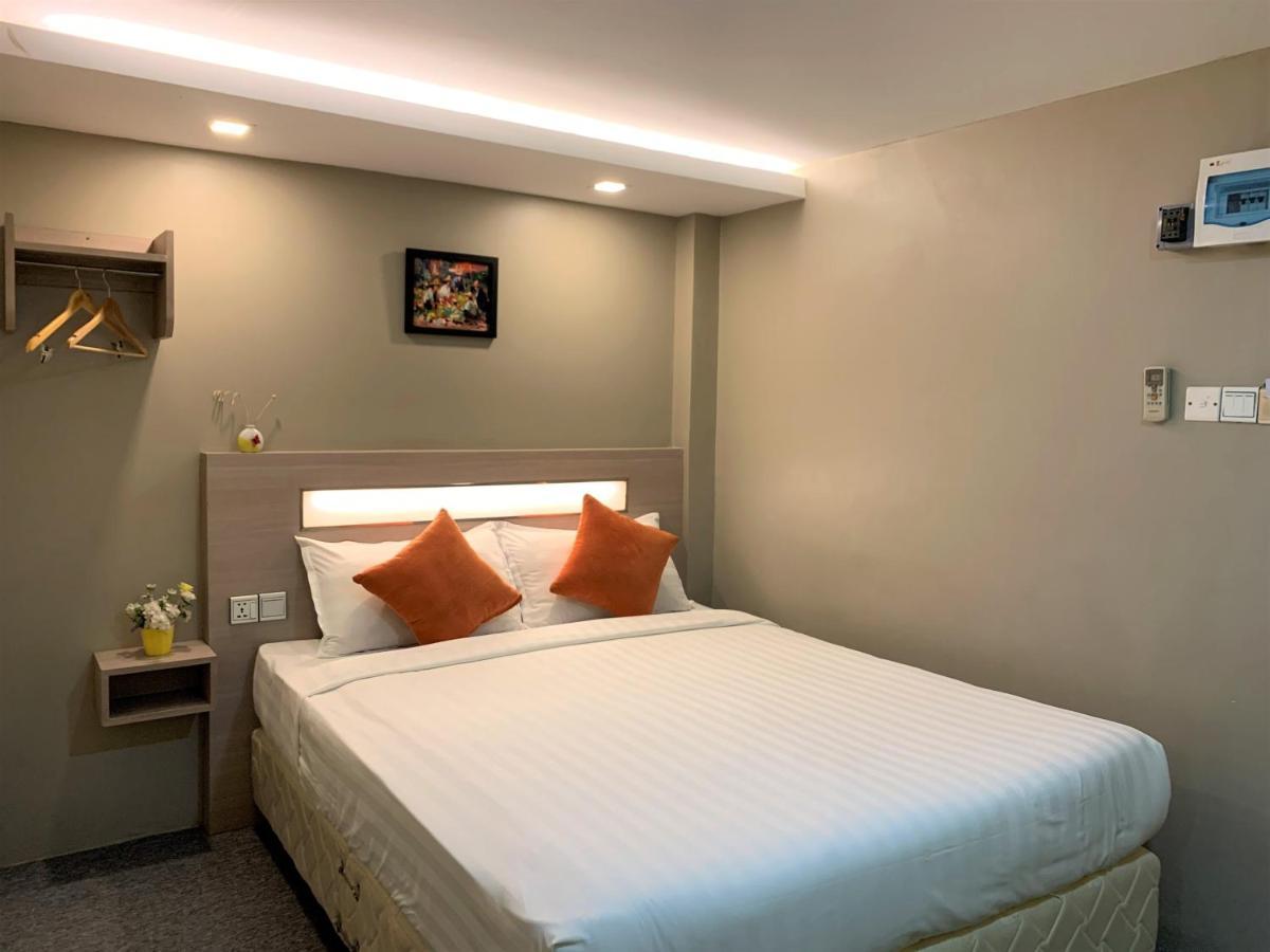 The Vibe Inn Yangon Bagian luar foto