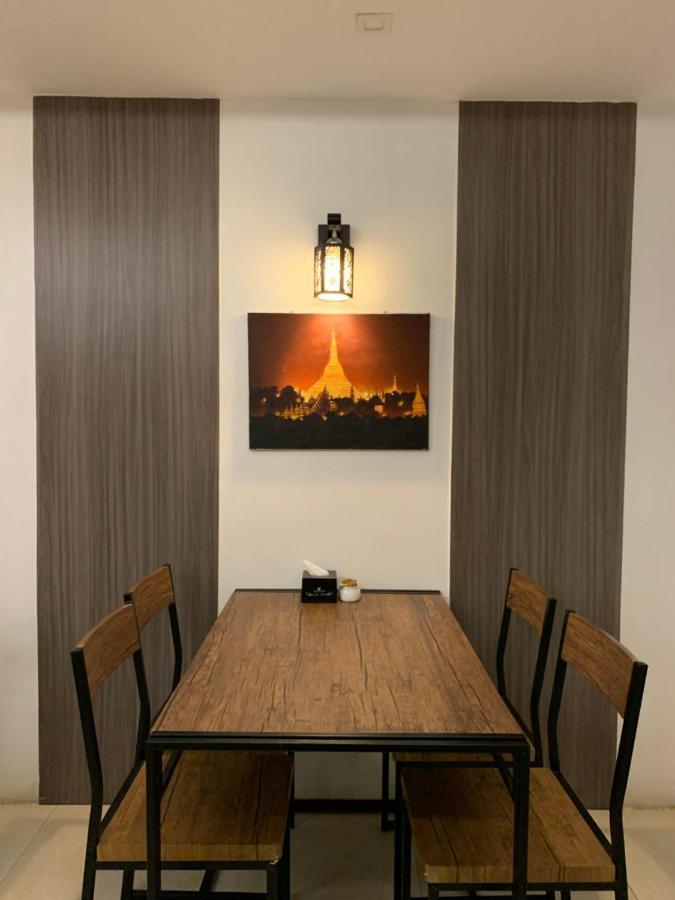 The Vibe Inn Yangon Bagian luar foto